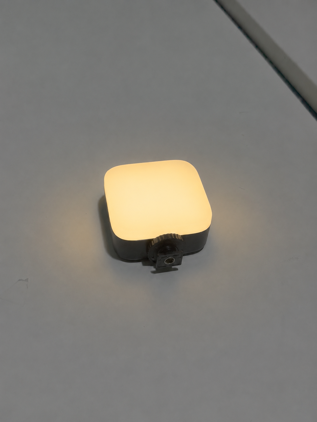 Portable Clip-On Fill Light  便携夹式补光灯