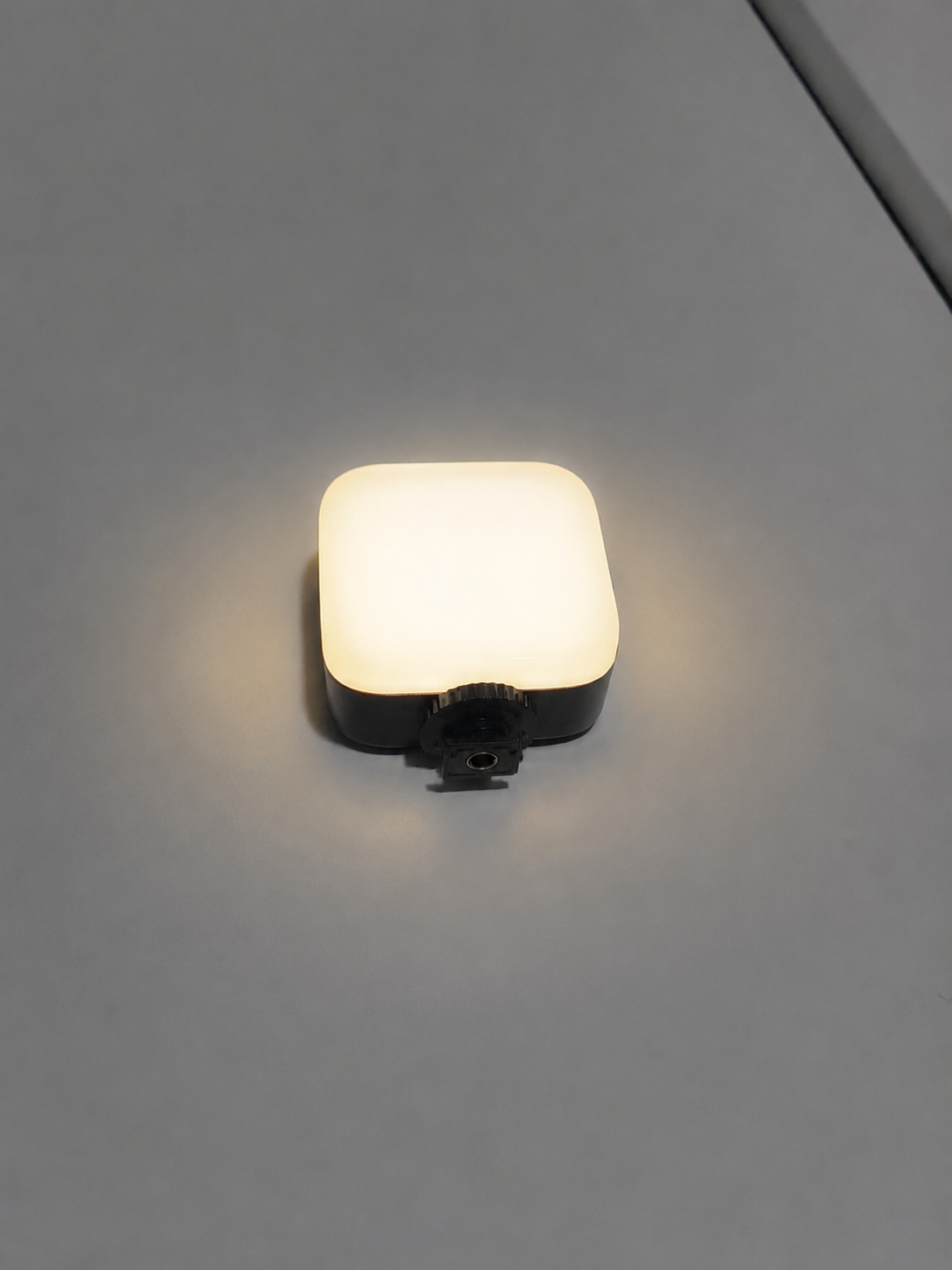 Portable Clip-On Fill Light  便携夹式补光灯