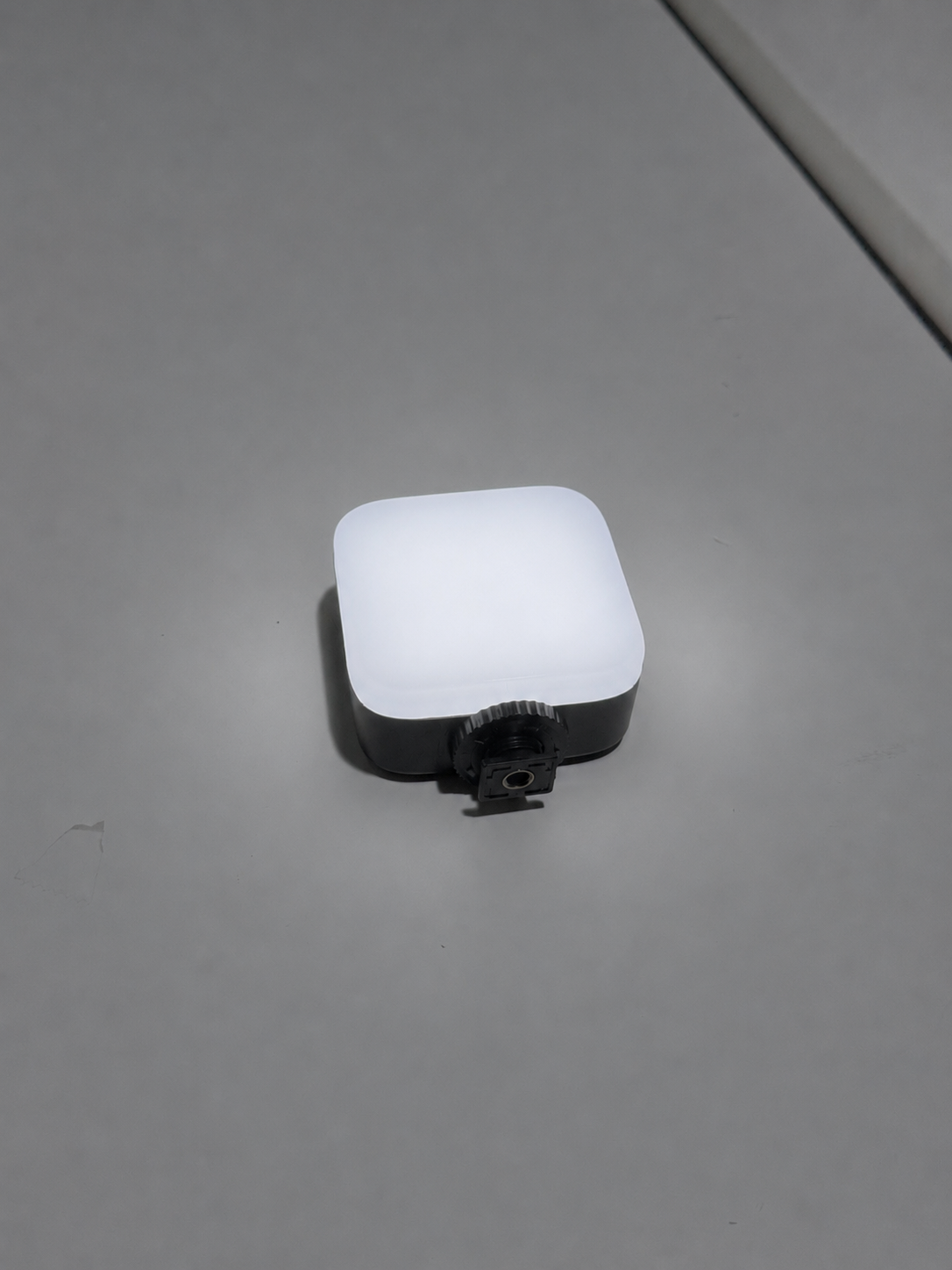 Portable Clip-On Fill Light  便携夹式补光灯