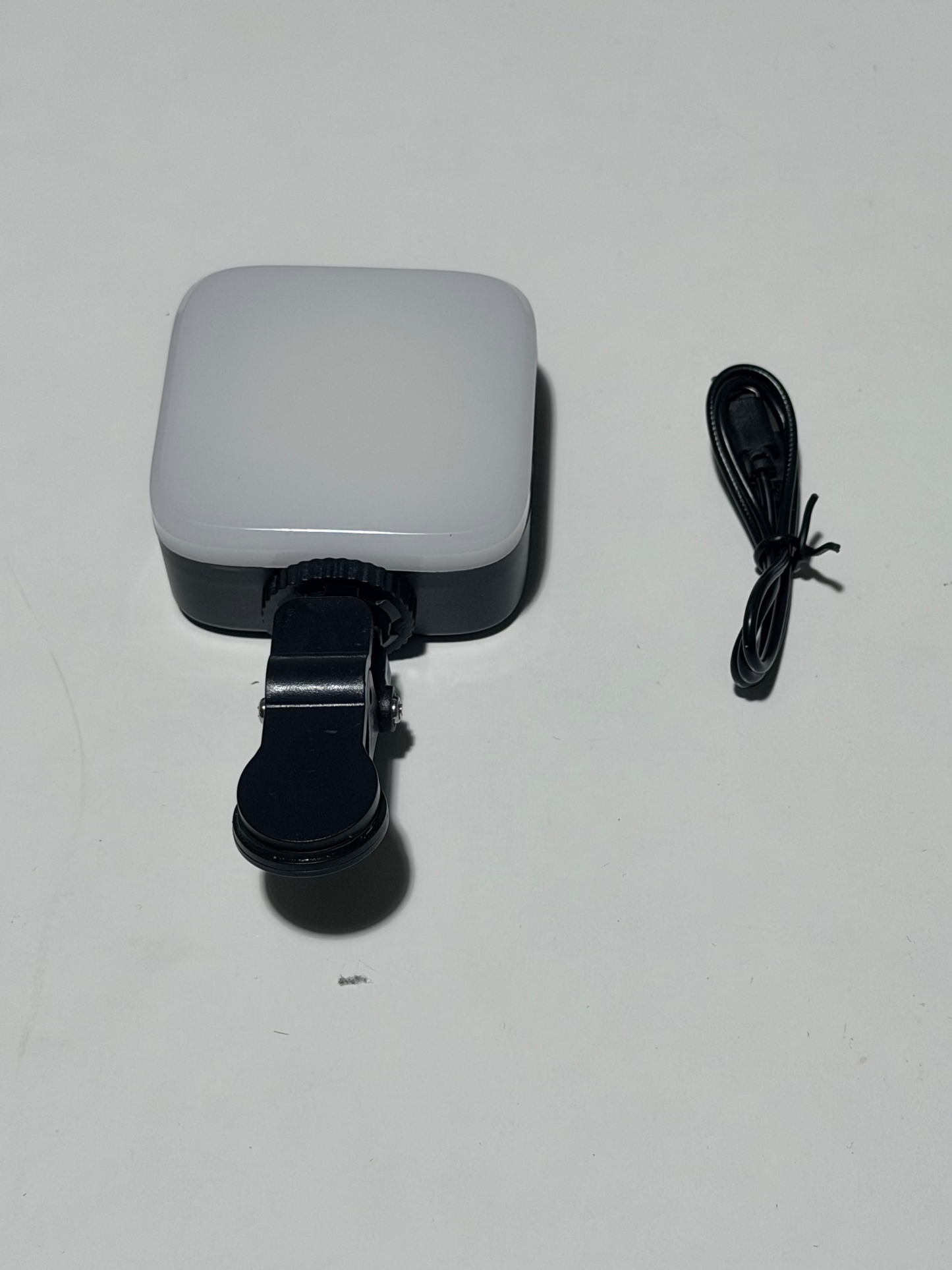 Portable Clip-On Fill Light  便携夹式补光灯